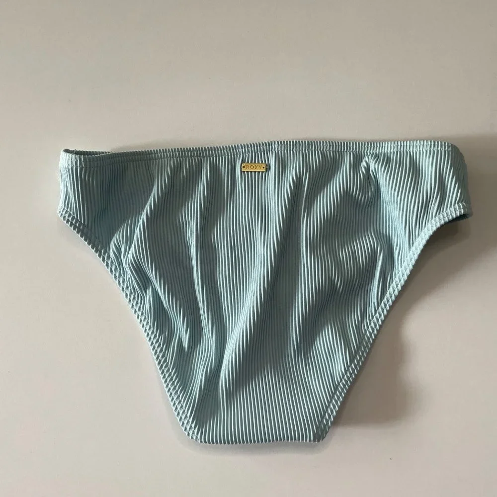 Roxy woman light